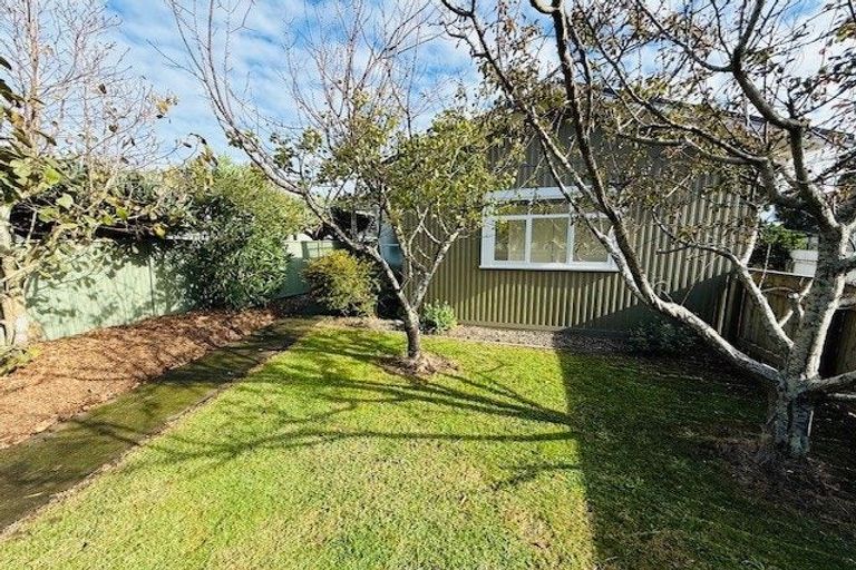 Photo of property in 40 Fitzroy Road, Fitzroy, New Plymouth, 4312
