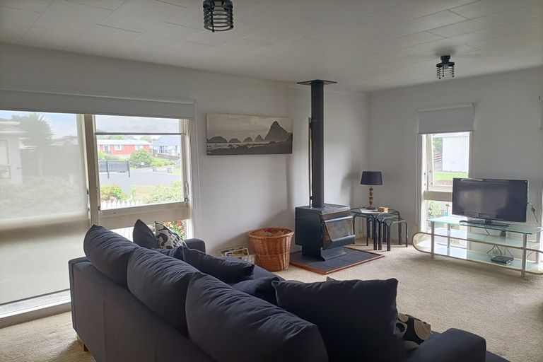 Photo of property in 7 Oleander Place, Bell Block, New Plymouth, 4312