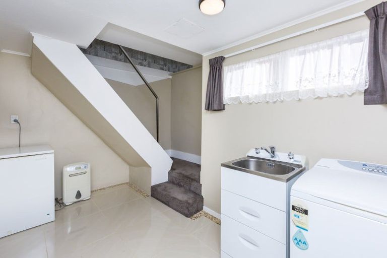 Photo of property in 19 Sunnyview Drive, Brown Owl, Upper Hutt, 5018