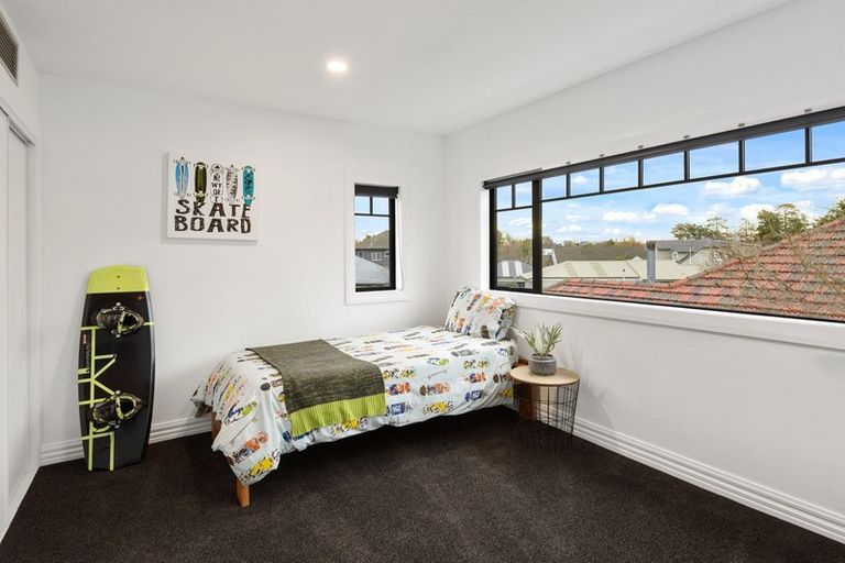 Photo of property in 36 Kahu Road, Fendalton, Christchurch, 8041