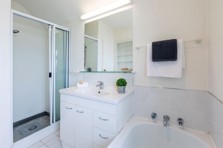 Photo of property in 43 Idris Road, Fendalton, Christchurch, 8052