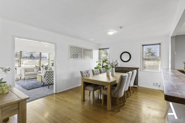 Photo of property in 80 La Trobe Street, Pakuranga Heights, Auckland, 2010