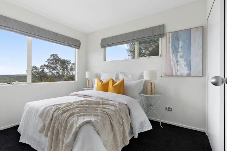 Photo of property in 1/48a Exmouth Road, Northcote, Auckland, 0627