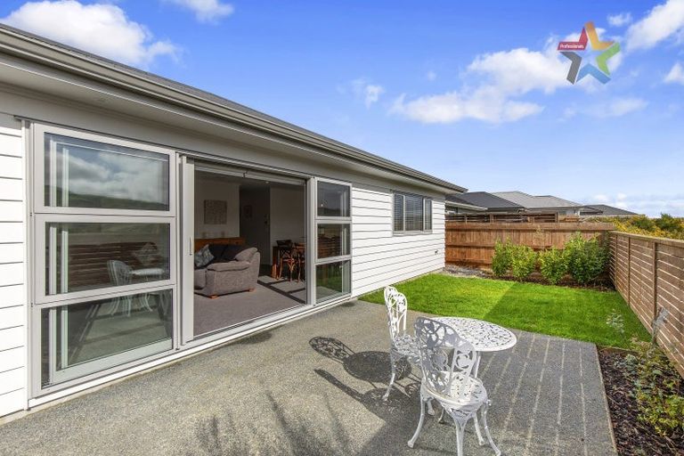 Photo of property in 5 Takapo Grove, Kelson, Lower Hutt, 5010