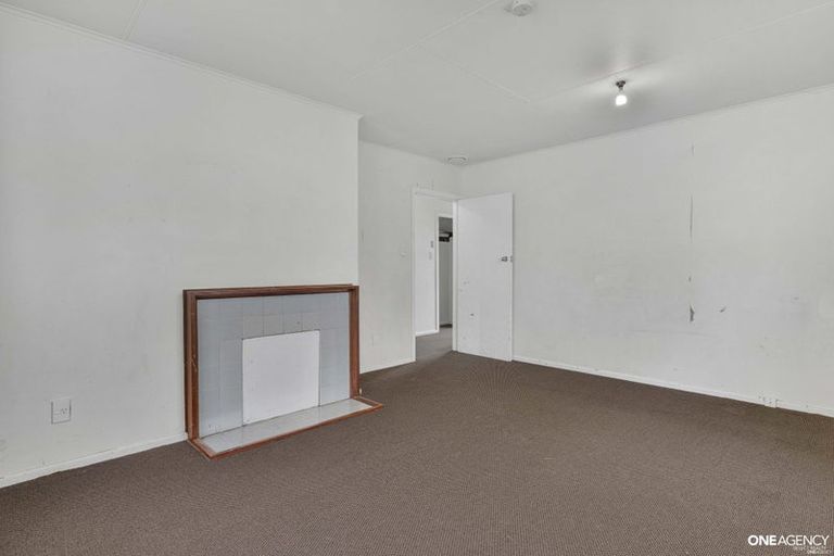 Photo of property in 141 Castor Crescent, Cannons Creek, Porirua, 5024