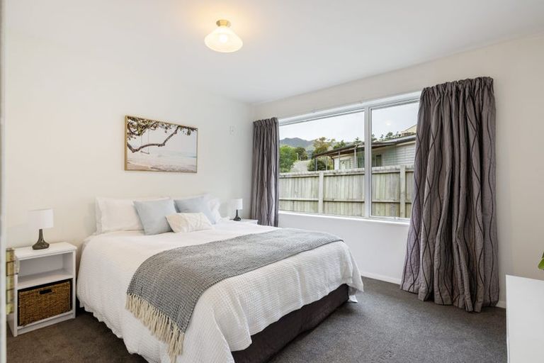 Photo of property in 2 Haywards Lane, Duvauchelle, 7581