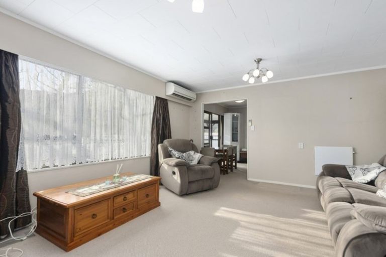 Photo of property in 100b Gemstone Drive, Birchville, Upper Hutt, 5018