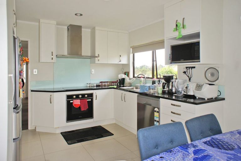Photo of property in 25 Jay Court, Botany Downs, Auckland, 2010