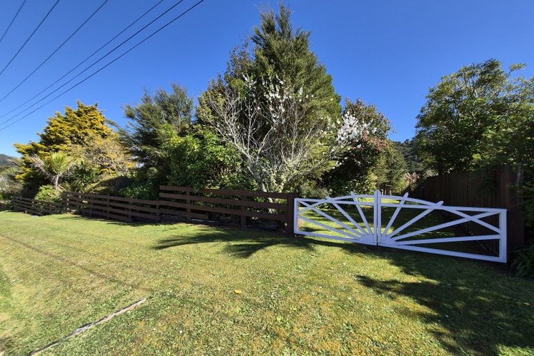 Photo of property in 85 Watt Street, Coromandel, 3506