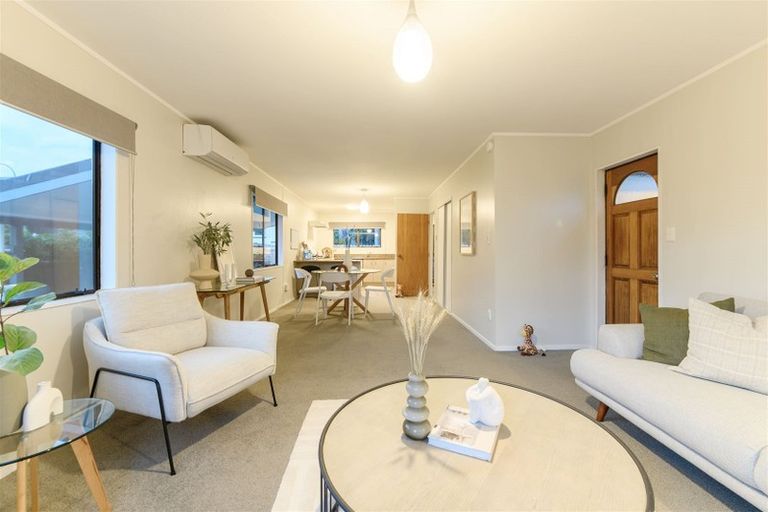 Photo of property in 2/18 Gloria Avenue, Te Atatu Peninsula, Auckland, 0610