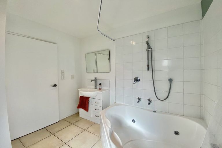 Photo of property in 87 Purchas Street, Edgeware, Christchurch, 8013