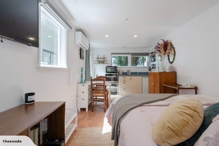 Photo of property in 84 Park Road, Titirangi, Auckland, 0604