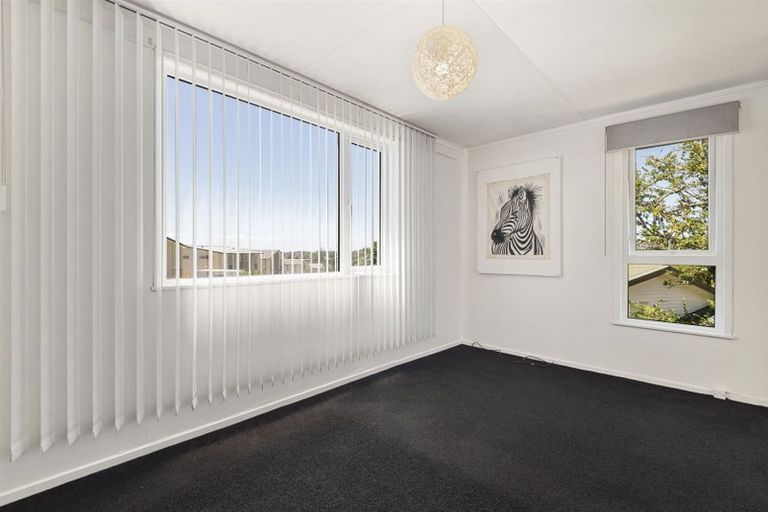 Photo of property in 17 Taurus Crescent, Beach Haven, Auckland, 0626