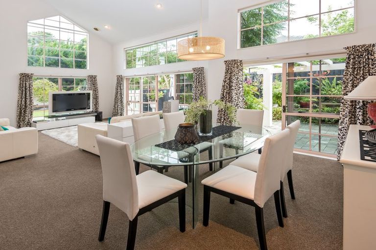 Photo of property in 36 Whitford Road, Botany Downs, Auckland, 2014