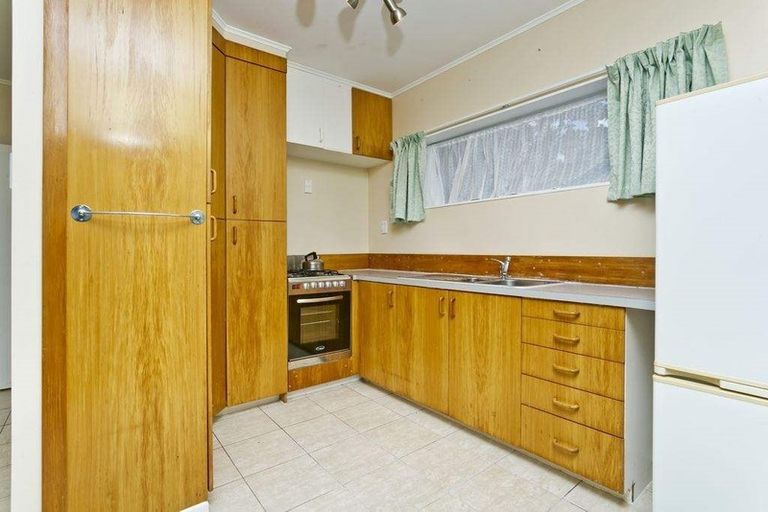 Photo of property in 121 Beach Haven Road, Beach Haven, Auckland, 0626