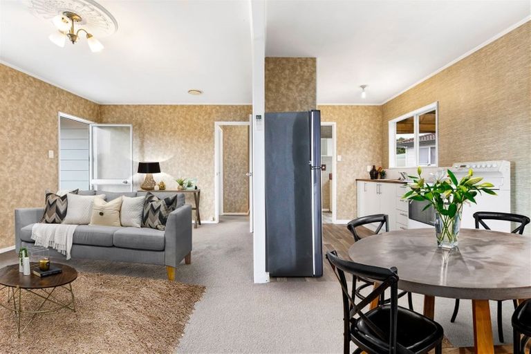 Photo of property in 1/25 Karepo Crescent, Ranui, Auckland, 0612