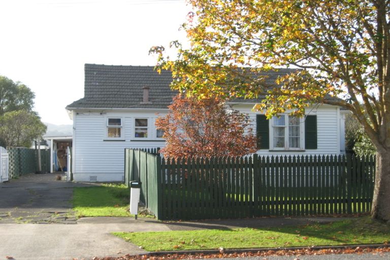 Photo of property in 63 Shearer Crescent, Naenae, Lower Hutt, 5011