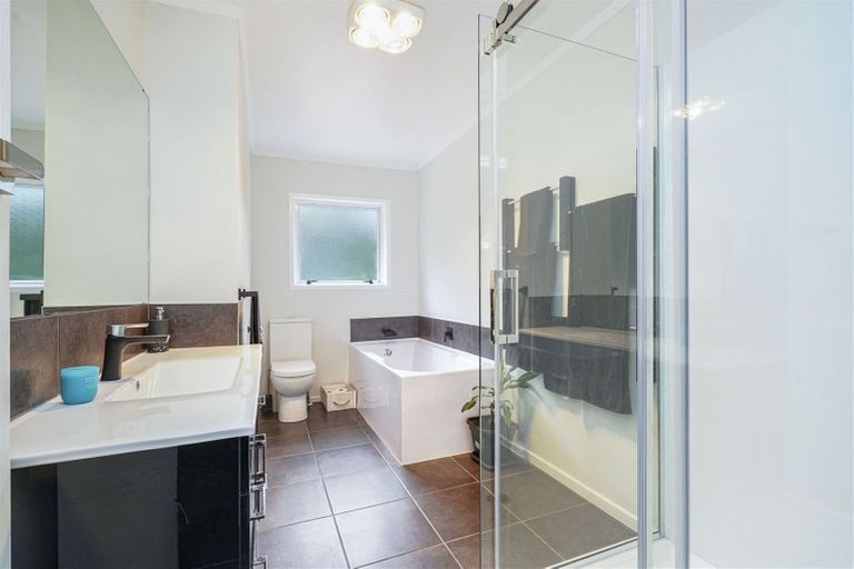 Photo of property in 14 Riverview Terrace, Fairfield, Hamilton, 3214