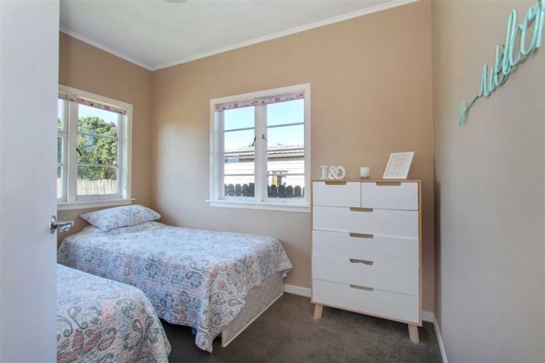 Photo of property in 24 Holland Street, Pukekohe, 2120
