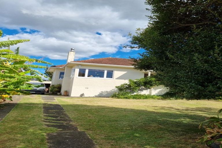 Photo of property in 8 Hastie Avenue, Mangere Bridge, Auckland, 2022