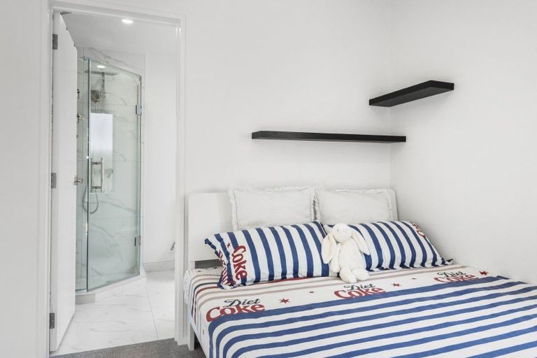 Photo of property in 13a Morton Avenue, Forrest Hill, Auckland, 0620