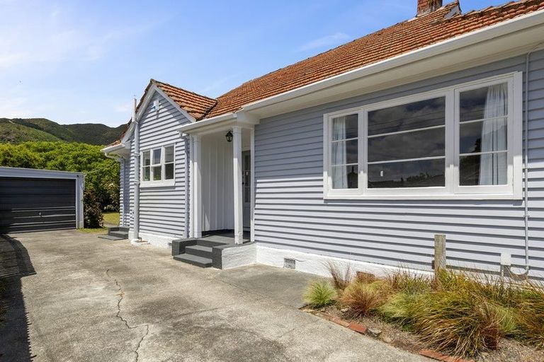 Photo of property in 96b Waiwhetu Road, Waterloo, Lower Hutt, 5011