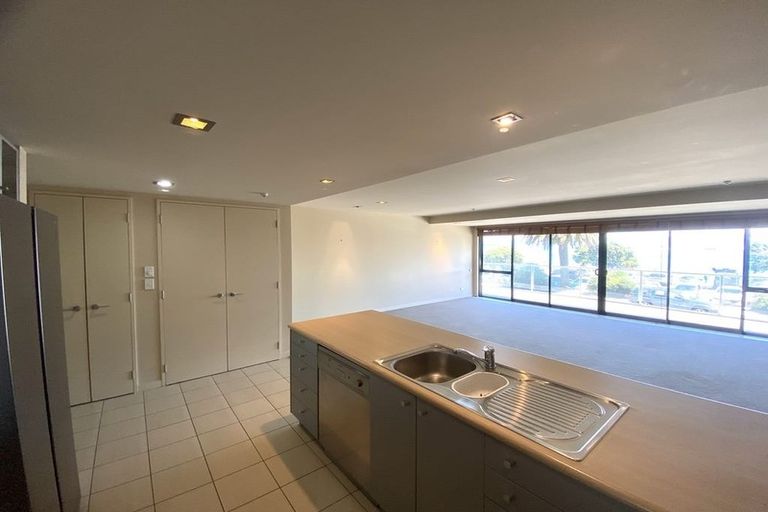 Photo of property in Waterfront Apartments, 1/309 Wakefield Quay, Stepneyville, Nelson, 7010