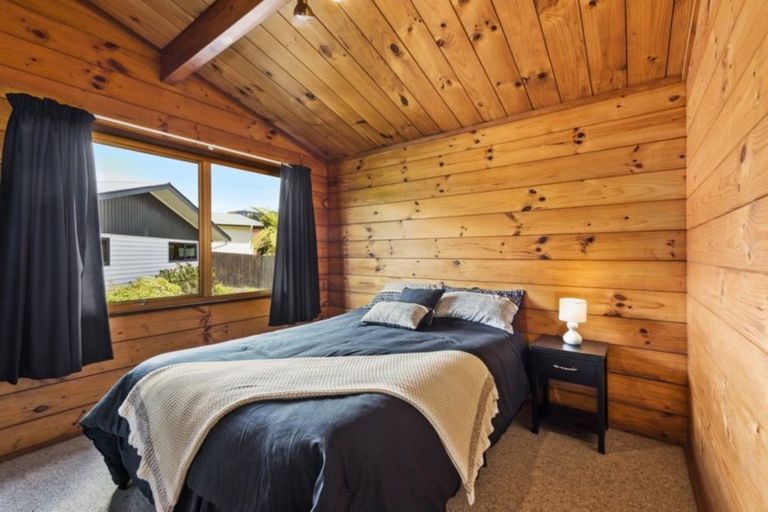 Photo of property in 9 Radiata Grove, Brown Owl, Upper Hutt, 5018