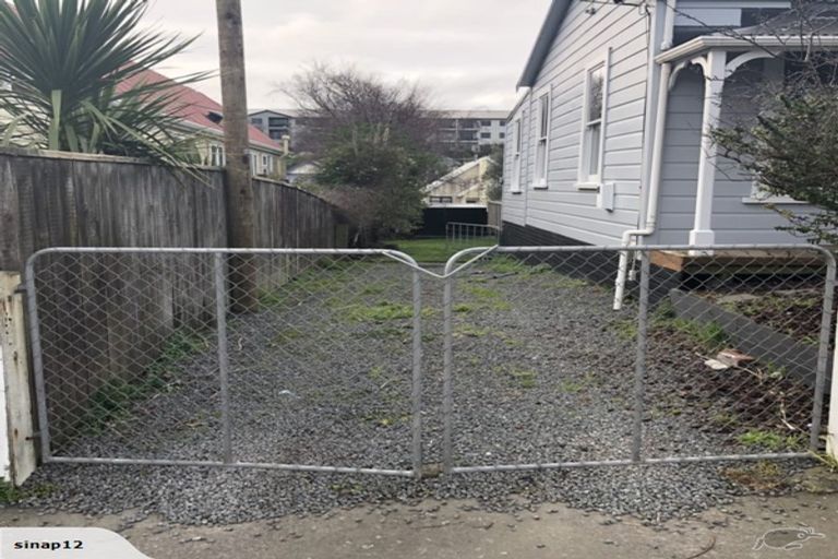 Photo of property in 14 Luxford Street, Berhampore, Wellington, 6023