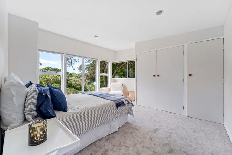 Photo of property in 21 Ocean View Road, Hatfields Beach, Orewa, 0931