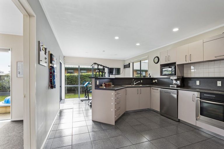 Photo of property in 69 Murray Avenue, Hawera, 4610