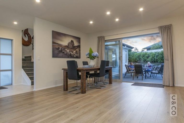 Photo of property in 1 Tauwaka Crescent, Riverhead, 0820