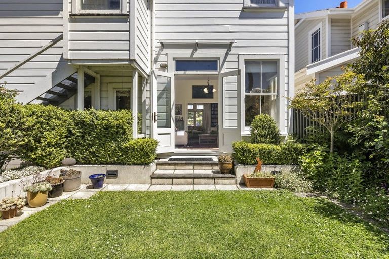 Photo of property in 82 Hobson Street, Thorndon, Wellington, 6011