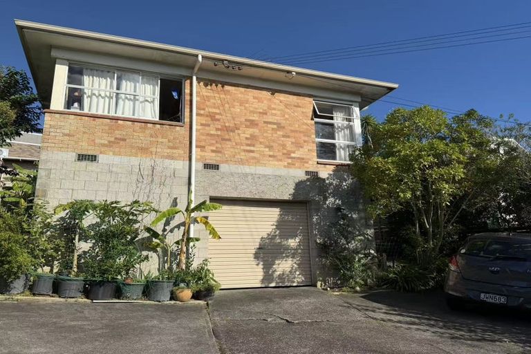 Photo of property in 41 Archers Road, Hillcrest, Auckland, 0629