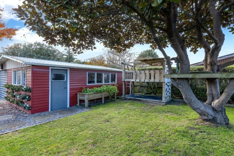 Photo of property in 50 Fovant Street, Russley, Christchurch, 8042