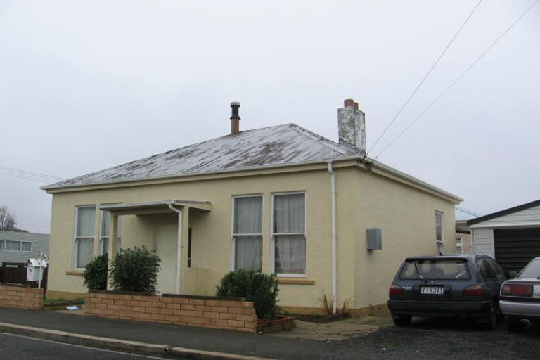Photo of property in 35 Wesley Street, South Dunedin, Dunedin, 9012