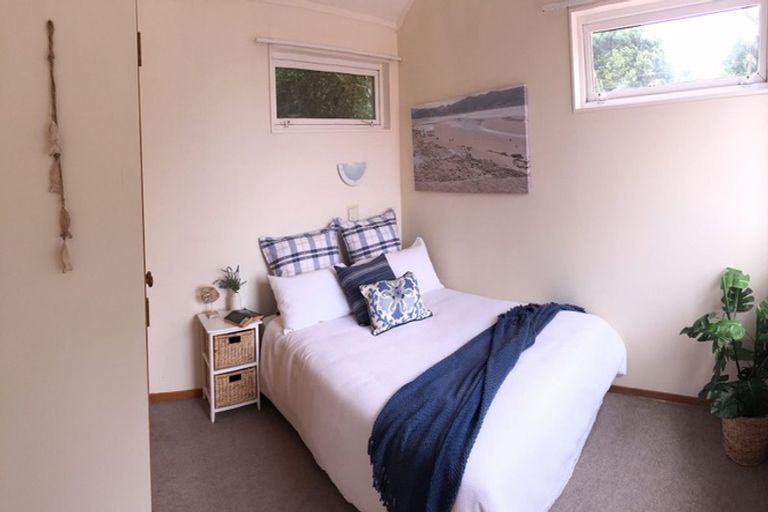 Photo of property in 13 Sunset Parade, Plimmerton, Porirua, 5026