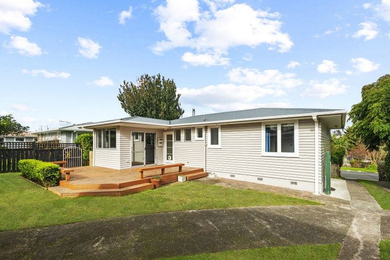 Photo of property in 60 Kingswood Road, Brookfield, Tauranga, 3110