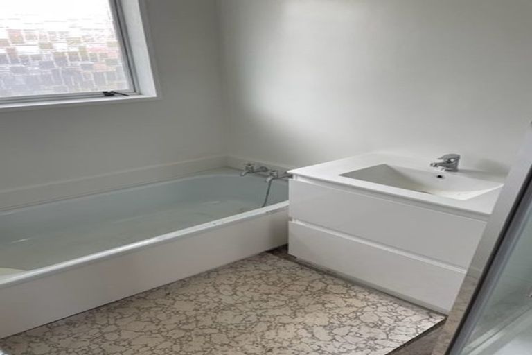 Photo of property in 2/5 Chilton Drive, Mairehau, Christchurch, 8052