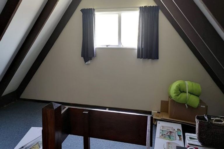 Photo of property in 1/31 Mana Avenue, Titahi Bay, Porirua, 5022