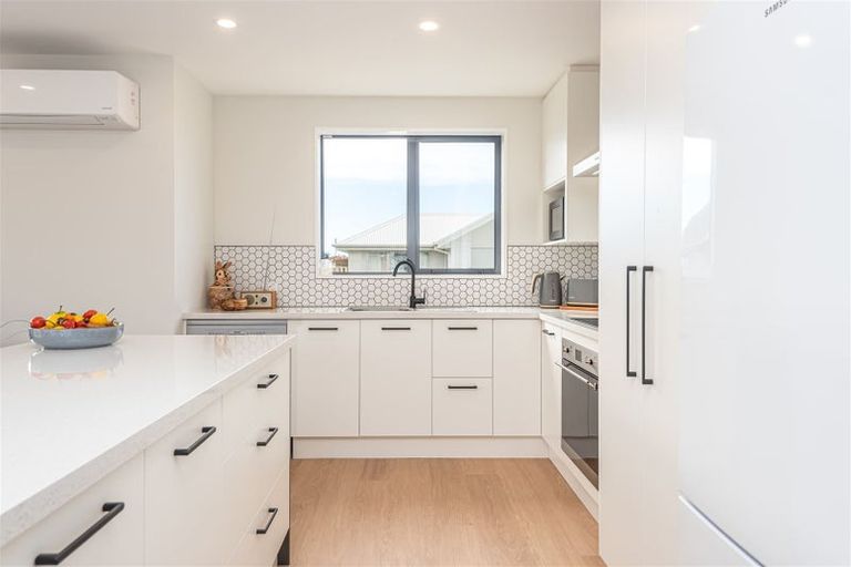 Photo of property in 21 Te Pakiaka Road, Pegasus, 7612