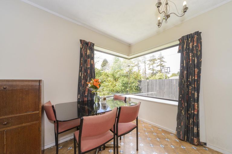Photo of property in 40 Rotoiti Avenue, Pakuranga Heights, Auckland, 2010