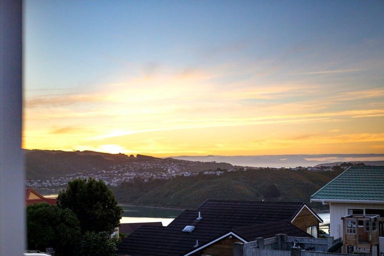 Photo of property in 6 Ettrick Grove, Papakowhai, Porirua, 5024