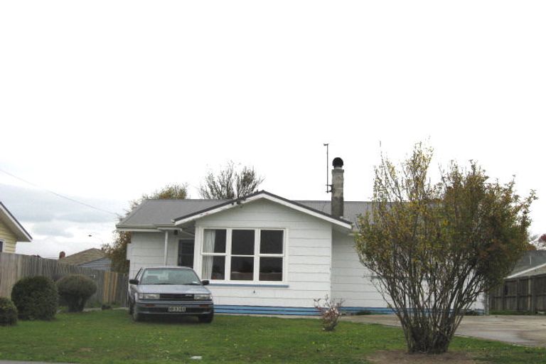 Photo of property in 28 Paddington Street, Northcote, Christchurch, 8052