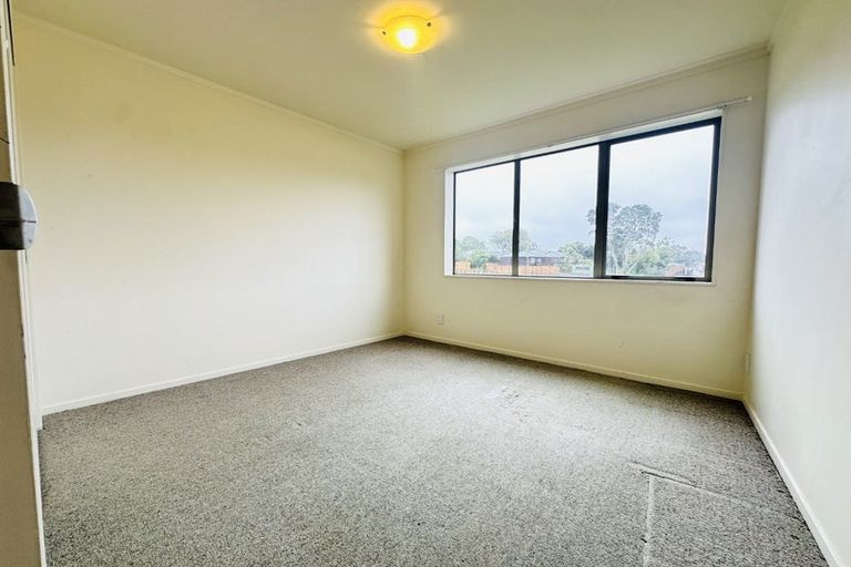 Photo of property in The Haven, 26/120 Beach Haven Road, Beach Haven, Auckland, 0626
