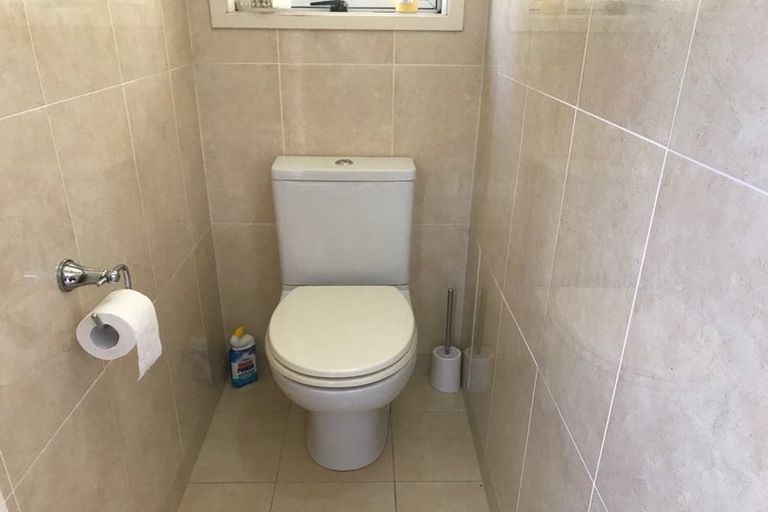 Photo of property in 1/13 Girrahween Drive, Totara Vale, Auckland, 0629