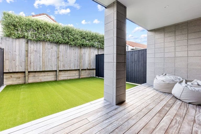 Photo of property in 8/2 Stewart Street, Raglan, 3225