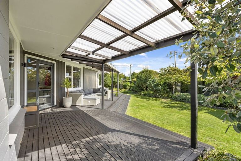 Photo of property in 2 Wychwood Crescent, Bishopdale, Christchurch, 8053