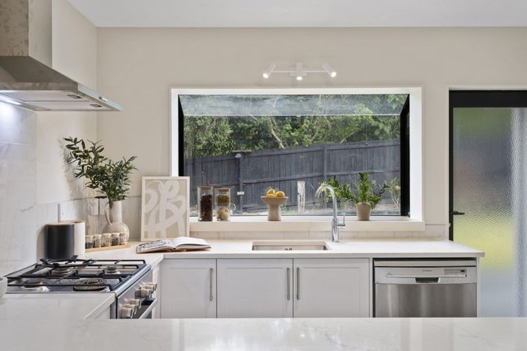 Photo of property in 168 Pooks Road, Swanson, Auckland, 0612