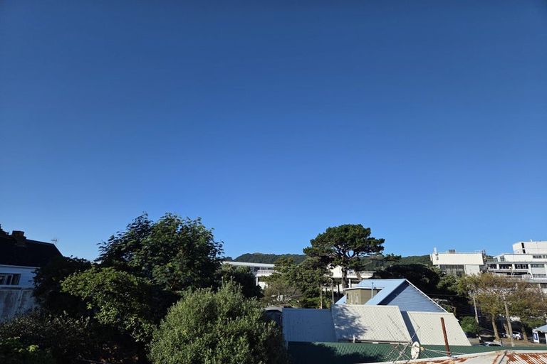 Photo of property in 14 Rolleston Street, Mount Cook, Wellington, 6021